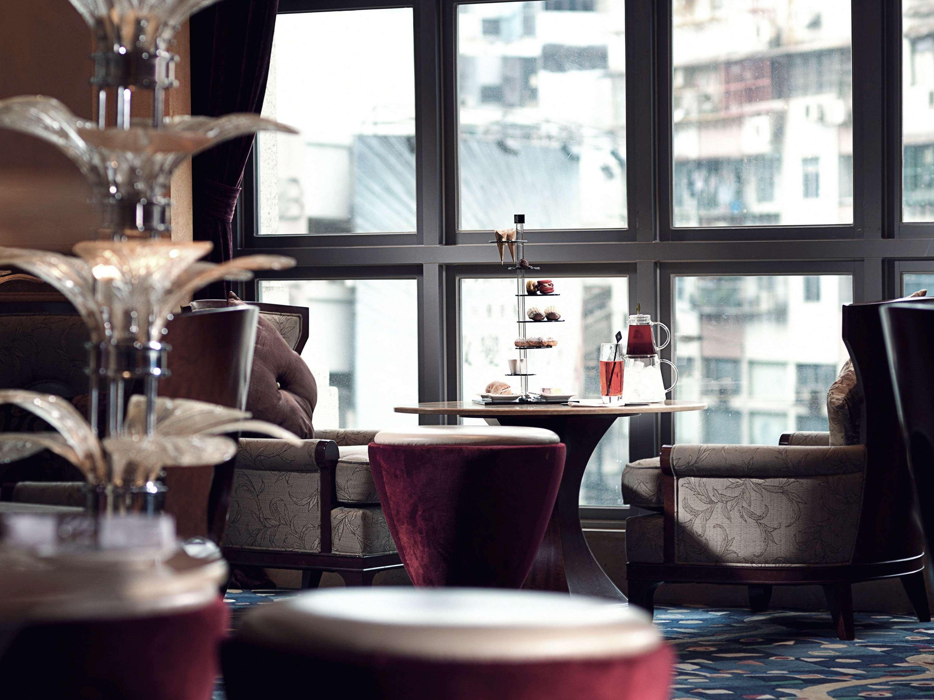 Sofitel Macau At Ponte 16 Hotel Exterior foto The Club Lounge at the Hong Kong International Convention and Exhibition Centre