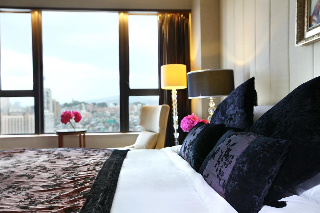 Sofitel Macau At Ponte 16 Hotel Exterior foto A bedroom at the hotel