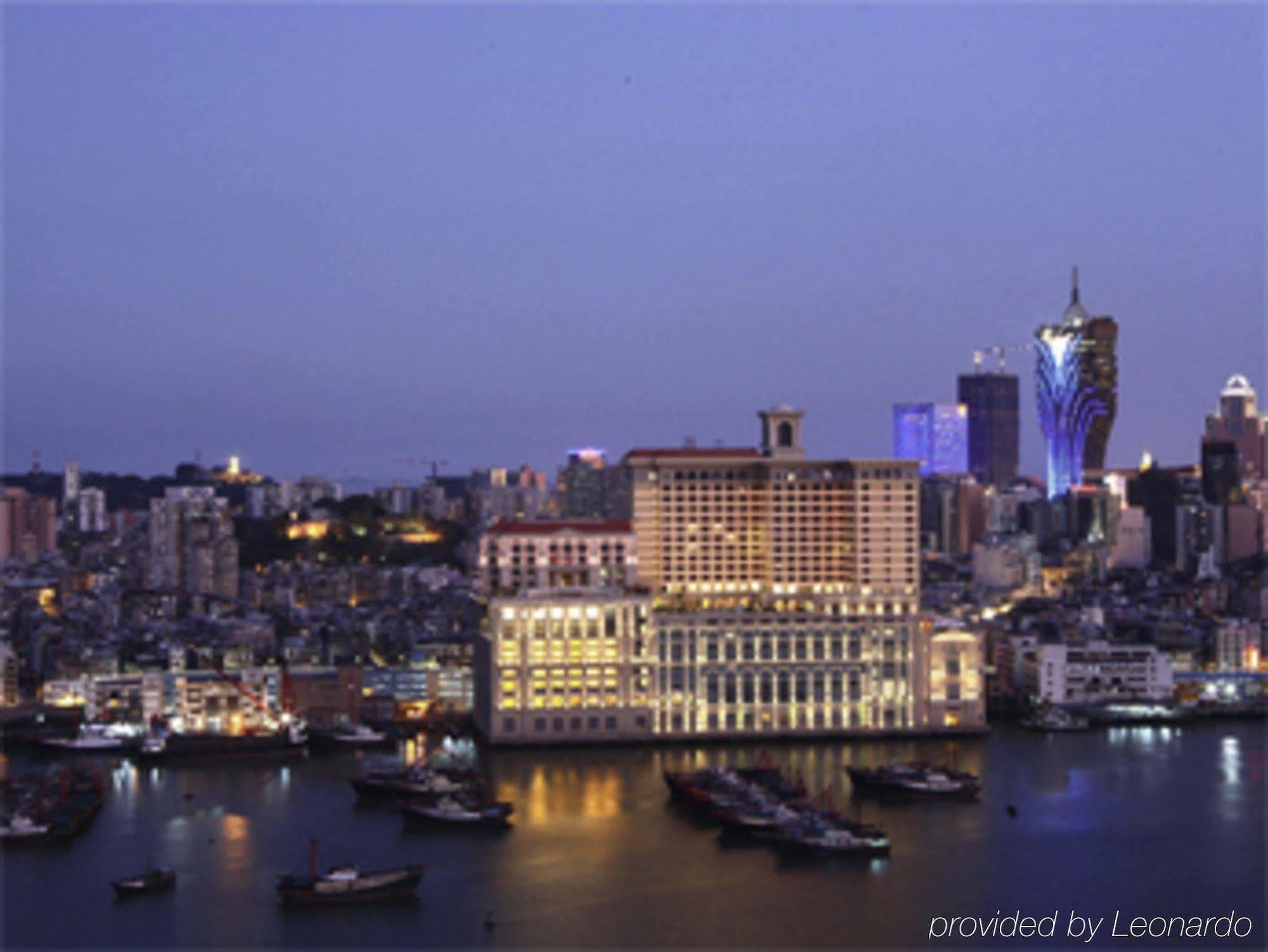 Sofitel Macau At Ponte 16 Hotel Exterior foto The view of the hotel from the sea